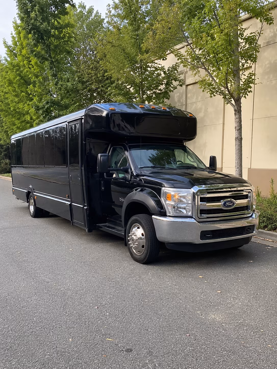 Trenton Winery Tour & Pub Crawl Transportation party bus exterior